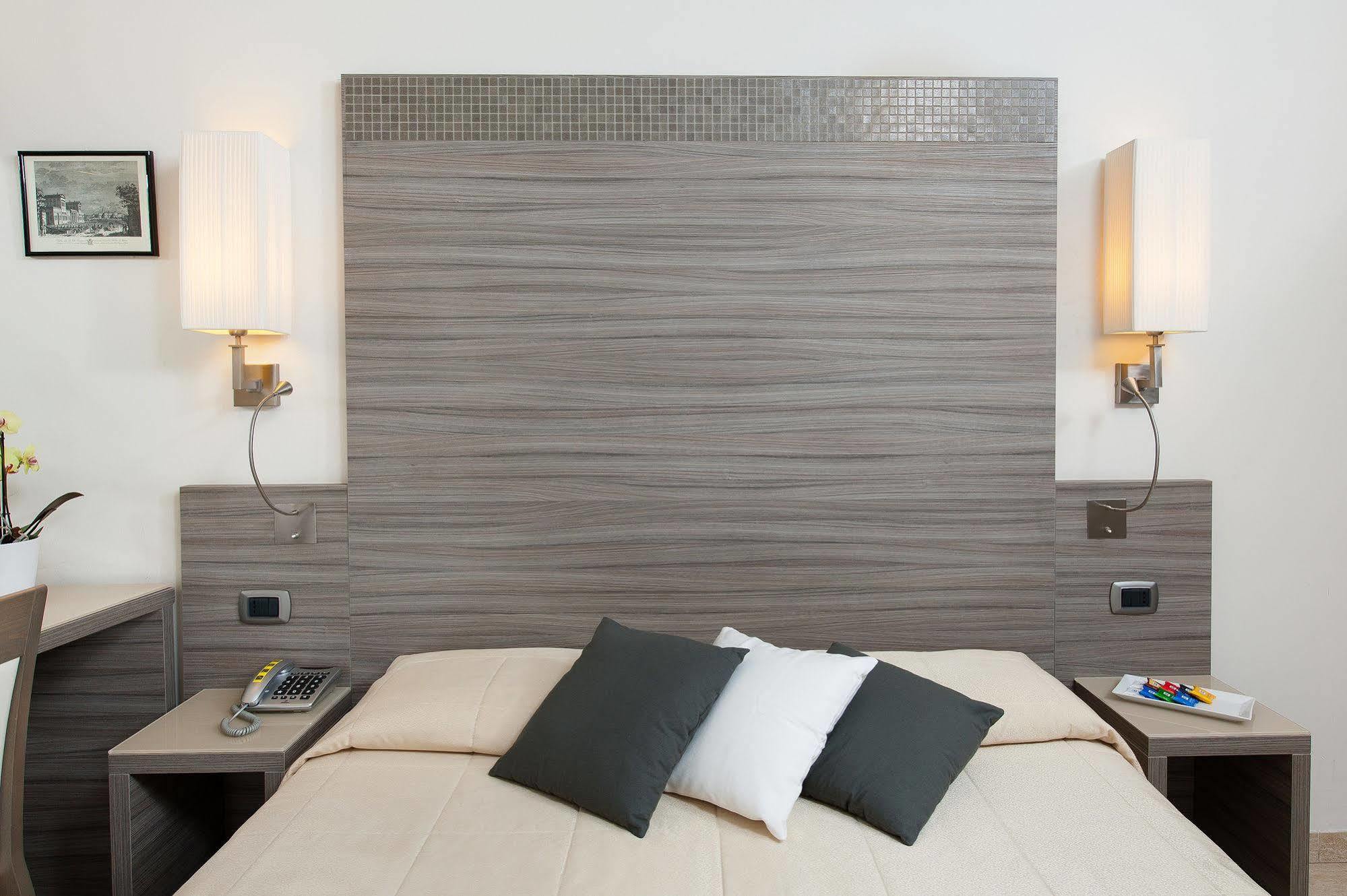 มอริสสัน เอ็กซ์คลูซีฟ รูม Hotel โรม ภายนอก รูปภาพ